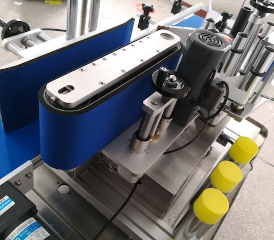 Industrial labelling machines for packaging automation